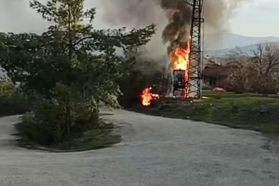 Karabük'te patlayan elektrik trafosu alev aldı