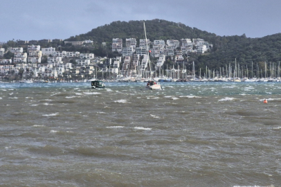 Muğla Bodrum’u kuvvetli fırtına vurdu