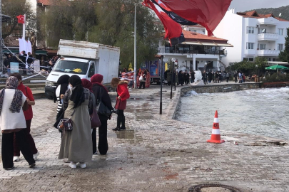 Muğla Datça'da şiddetli lodos etkili oldu