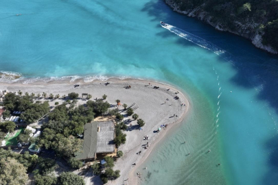 Ölüdeniz turkuaz renge büründü