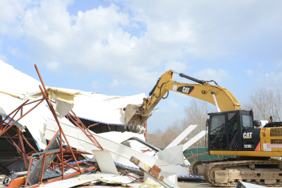 Bursa Nilüfer’de 3 noktada yıkım