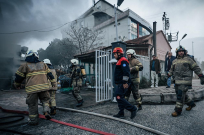 İzmir'de fabrikada çıkan yangın söndürüldü