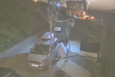 Kabus gibi gece: Çatılar uçtu, ağaçlar devrildi!