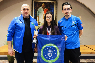 Bursa Büyükşehir Belediyesporlu Arya ve Hasan Yalova’da kürsüye çıktı