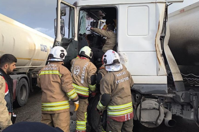 Hatay Dörtyol’da tırla çarpışan tankerin sürücüsü yaralandı