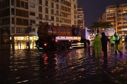İzmir’de deniz seviyesi 85 santimetre yükseldi! Ekipler harekete geçti