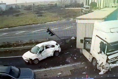 Tekirdağ'da ışık ihlali yapan TIR'ın çarptığı otomobilin sürücüsü yaralandı