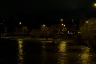 Baraj taştı! Hem araca hem vatandaşa kapatıldı...