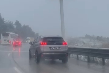 Bursa Dürdane Rampası'nda kar ve tipi etkili oldu