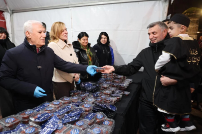 Bursa Ulu Cami'de Ramazan'a tatlı başlangıç