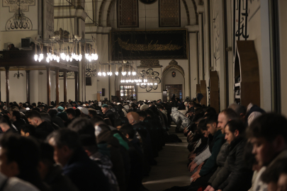 Bursa ve çevre illerde ilk teravih namazı kılındı