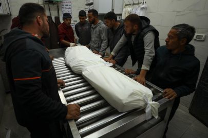 Katil İsrail Gazze'de ramazan ayının ilk gününde 2 kişiyi katletti