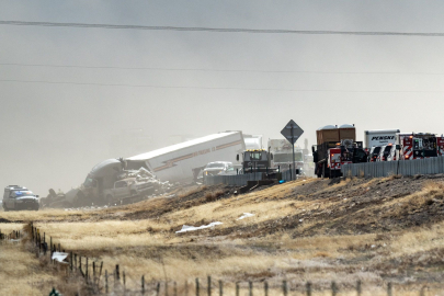 Kum fırtınası zincirleme kazaya yol açtı: 4 ölü, 29 yaralı
