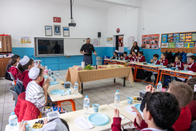 Bursa'da Marmarabirlik minik şeflerle sağlıklı nesiller yetiştiriyor