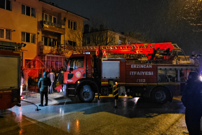 Erzincan’da apartman dairesinde çıkan yangında 8 kişi dumandan etkilendi