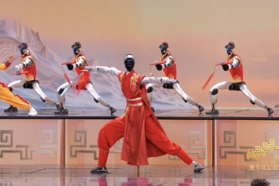 Film değil gerçek: İnsansı robotlar Kung fu yaptı!