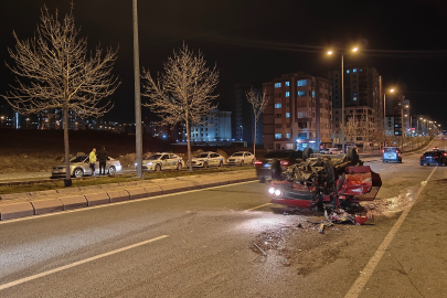 Kayseri'de kontrolden çıkan otomobil ters döndü: 4 yaralı