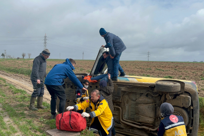 Tekirdağ'da PTT kargo aracı devrildi: 1 yaralı