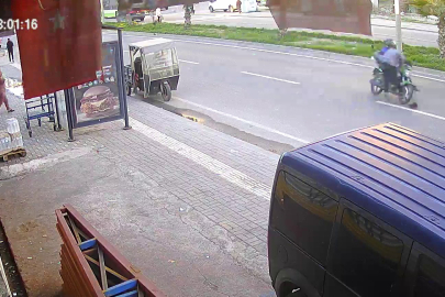 Adana’da motosikletin çarptığı yaya yaralandı