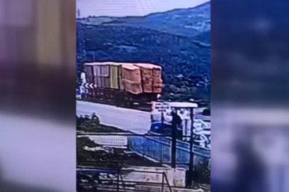 İzmir'de tırdan düşen saman balyalarının altında kalan kişi öldü