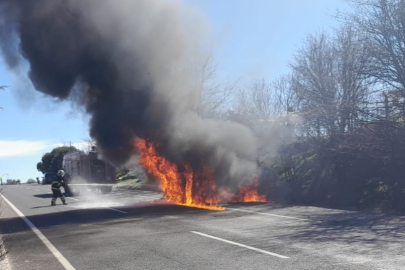 Uşak'ta alev alan cip kullanılamaz hale geldi