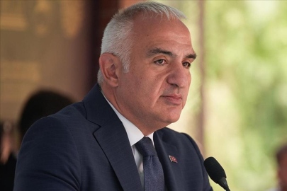 Bakan Ersoy, "Dünya Dillerinde Türkçe" sözlüğünü tanıttı