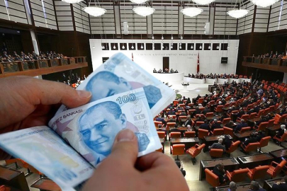 Emekli bayram ikramiyesi için 17 bin TL teklifi! 'Hayırlı olsun' diyerek Meclis'e sundu...