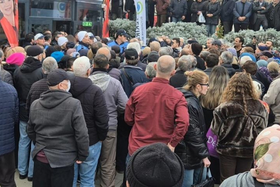 İzdiham yaşandı: Açılışı gören kuyruğa girdi!