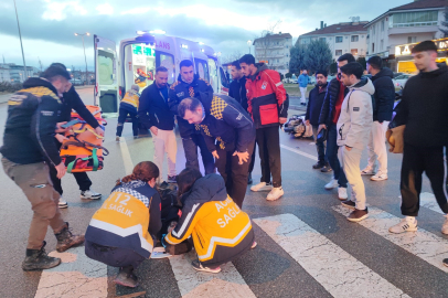 Ankara'da dengesini kaybeden motokurye yola savruldu