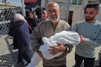 İsrail'in Gazze’de çıkışına izin vermediği 2 yaşındaki Nidal hayatını kaybetti