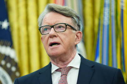 Devlet sırlarını Epstein ile paylaşmakla suçlanan İngiliz siyasetçi Mandelson gözaltına alındı