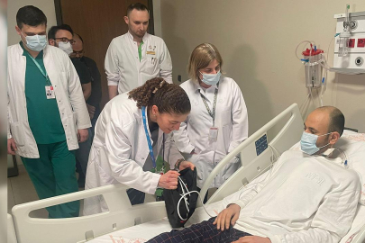 Kalp nakli bekleyen hasta yapay kalple hayata tutundu