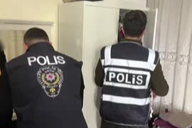 Antalya'da polis gibi davranarak dolandırıcılık yaptıkları öne sürülen 3 zanlı tutuklandı