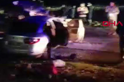 Diyarbakır'da 2 otomobil kafa kafaya çarpıştı: 5 ölü