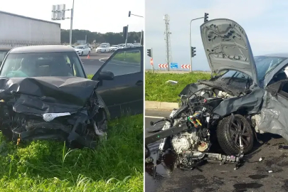 Manisa'da iki otomobil kavşakta çarpıştı: Sürücüler araçlarda sıkıştı