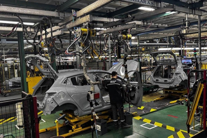 Renault Bursa'da yerli elektrikli otomobil üretecek! Togg'un batarya üreticisi...