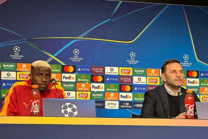 Victor Osimhen'den basın toplantısında transfer yanıtı! "Neden olmasın diyebilirim"