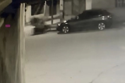 Eskişehir'de motosiklet önce yayaya sonra duvara çarptı: 3 yaralı