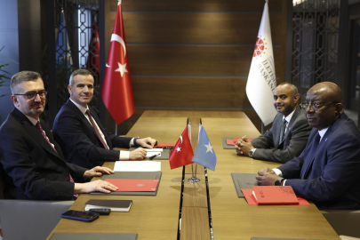 İletişim Başkanı Duran, Somalili bakanlarla bir araya geldi