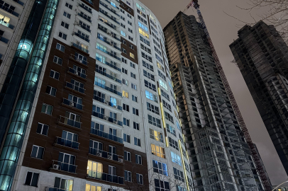 İstanbul Esenyurt'ta bir sitede 2 kişi silahla vurulmuş halde ölü bulundu