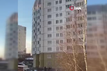 Rusya’da 10. kattan düşen bebek, açılan mont sayesinde kurtarıldı