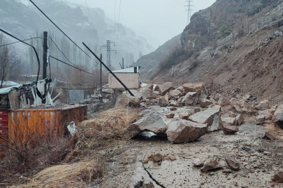 Artvin'in Yusufeli ilçesinde heyelan