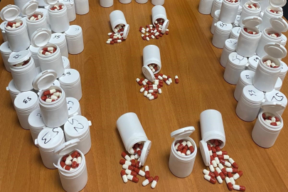 Manisa’da aranan 6 şahıs yakalandı, binlerce hap ele geçirildi