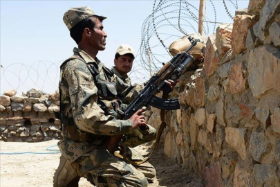 Pakistan, Afganistan'a savaş ilan etti!