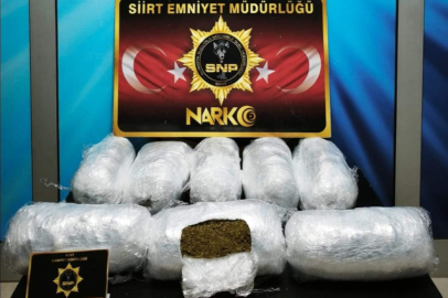 Siirt'te yolcu otobüsünde 9 kilo 300 gram kubar esrar ele geçirildi