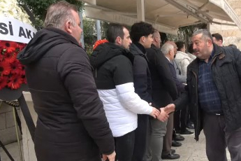 AK Parti Bursa Milletvekili Refik Özen'in annesi toprağa verildi
