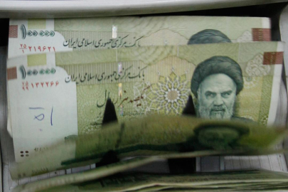 İran Hükümeti Bilgilendirme Konseyi: Bankalar hizmet vermeye devam edecek