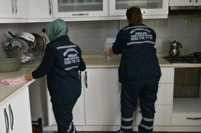 Bursa Büyükşehir evde bakım ve temizlik hizmetiyle gönüllere dokunuyor