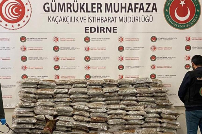 Gümrükte yarım tona yakın uyuşturucu ele geçirildi