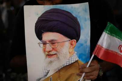 İran'da Hamaney'in ölümü sonrası geçiş süreci nasıl olacak?